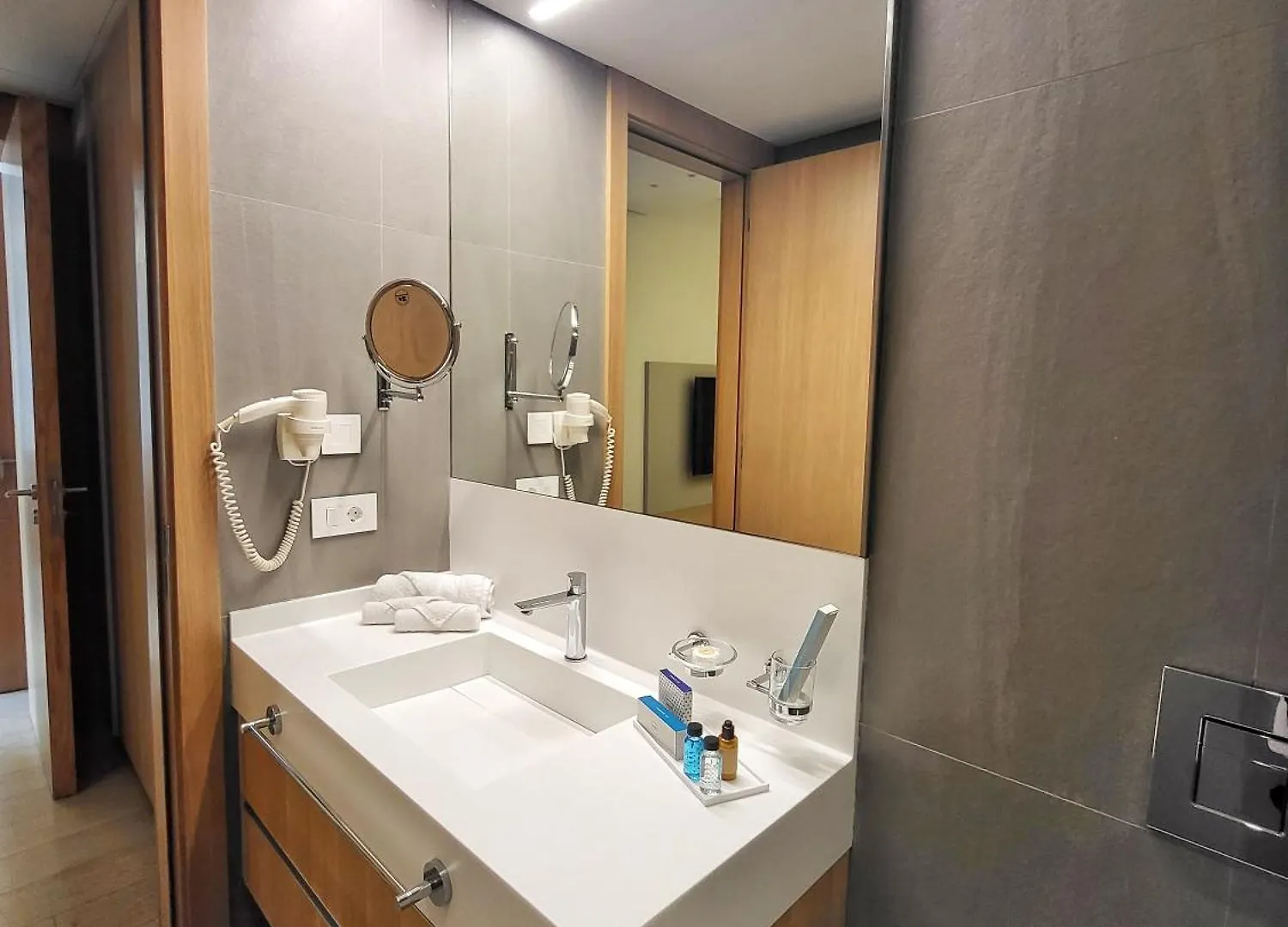 Monot Suites Beiroet Hotel